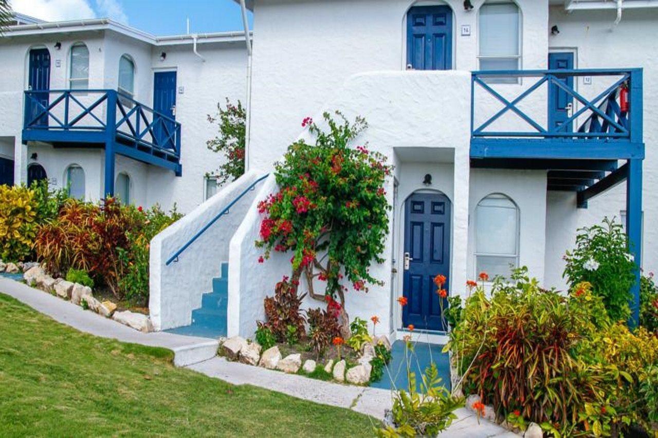Trade Winds Hotel Dickenson Bay Kültér fotó